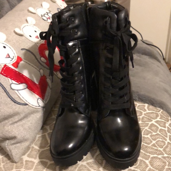 NWT! AQUA leather stacked heel platform hikers - Picture 2 of 9